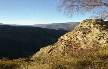 AU PIED DU ROCHER D ABRAHAM-ardeche