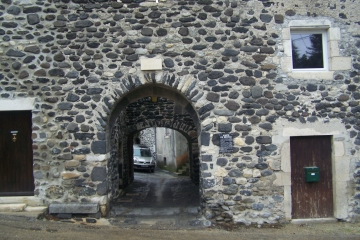 VIGNES ET VESTIGES D ALBA-LA-ROMAINE-ardeche