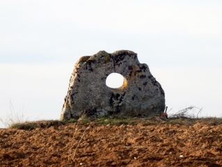 LES PIERRES PERCEES D AROZ-haute-saone