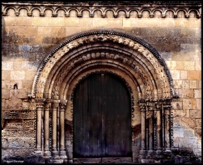 BAZOUGES-SUR-LE-LOIR-sarthe