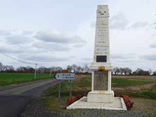 COURCEBOEUFS - CIRCUIT DU MONUMENT AUX MORTS-sarthe