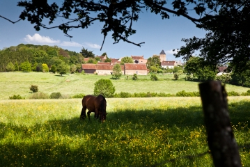 SAINT-JEAN-DES-ECHELLES - TRESOR ARCHITECTURAL CACHE-sarthe