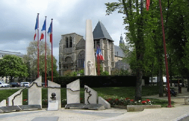 BALADE DANS LES BOIS-sarthe