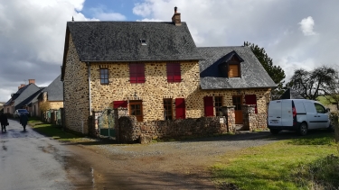 ENTRE SAINT DENIS D ORQUES ET ETIVAL-EN-CHARNIE-sarthe