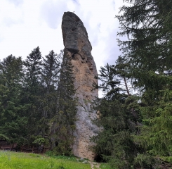 ENTRE LE MONOLITHE DE SARDIERES ET LE TELEGRAPHE DE CHAPPE-savoie