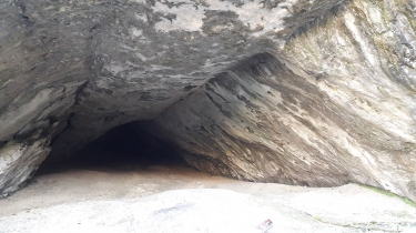 LA CHAMBOTTE DEPUIS LA BIOLLE - RETOUR PAR LA GROTTE DE LA GRANDE BARME-savoie