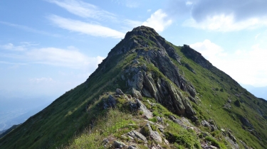 DENT DU CORBEAU - GRANDE LANCHE - LAC ROND - LAC DE QUEIGE -savoie