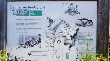 LE THYL - LA PIERRE A CUPULES-savoie