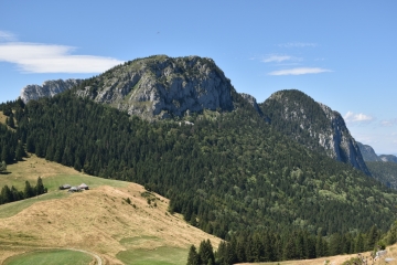 BAUGES - AUTOUR DU CRET DU CHAR-savoie