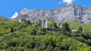BOUCLE AU CHATEAU DE MIOLANS-savoie