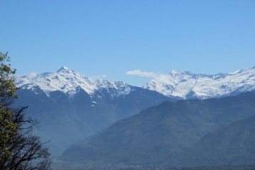 BALADE DANS LES BAUGES A PARTIR DU LAC DE LA THUILE-savoie