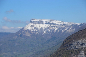BALADE DANS LES BAUGES A PARTIR DU LAC DE LA THUILE-savoie