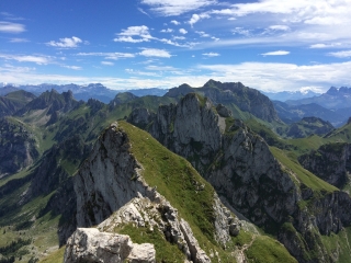 MONTEE A LA DENT D OCHE PAR LE COL DE PLANCHAMPS-haute-savoie