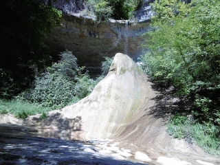 CHALLONGES - CASCADE LE PAIN DE SUCRE-haute-savoie
