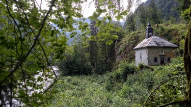 LE LONG DE LA RIVIERE LE GIFFRE-haute-savoie