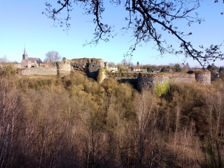 BOUCLE AUTOUR DE MONTCORNET ET DE SON CHâTEAU (08)-ardenne