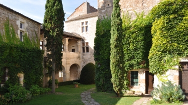 LES CHATEAUX DE LIVERS-CAZELLE-tarn