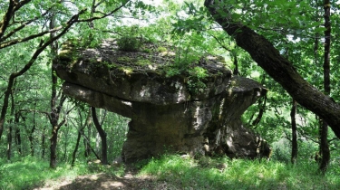 LE ROCHER TREMBLANT DE SAINT-ANTONIN-NOBLE-VAL-tarn-et-garonne