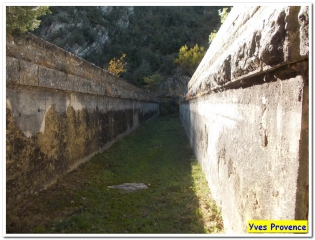 SAINT-JULIEN - AQUEDUC DE MALAURIE-var
