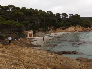 SENTIER DU LITTORAL DE LA POINTE DE BORMES-LES-MIMOSAS-var