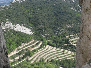 LES DENTELLES DE MONTMIRAIL PROVENCE GIGONDAS VAUCLUSE-vaucluse