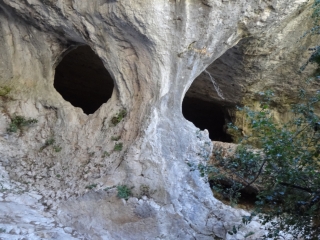 VENTOUX BAUME DU CHAT - COMBE MALAVAL-vaucluse