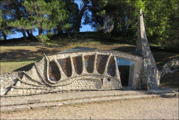 PLATEAU DE CLAPAREDES - BUOUX - CHAPELLE DE LA SANTONNE-vaucluse
