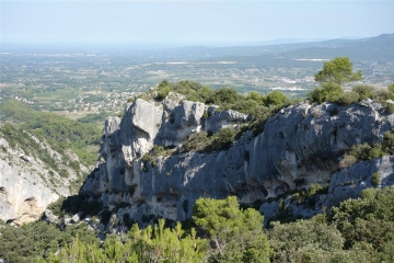 OPPEDE - TETE DU LOUP ET DE ROUCAOULE-vaucluse