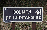 MENERBES PAR LE DOLMEN DE LA PICHONE-vaucluse