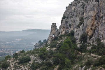 TAILLADES - ROCHERS DE BAUDE EN HUIT-vaucluse