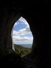 ARCHE DE L AIGUILLE DU VALLON DE L ARC - ROQUE DES BANCS-vaucluse