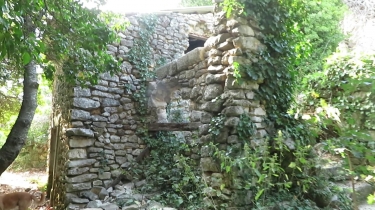 LE HAMEAU FANTOME DE TRAVIGNON-vaucluse