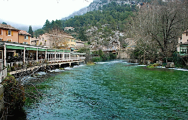 FONTAINE DE VAUCLUSE - SAINT GENS-vaucluse