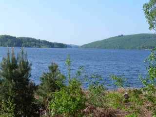 LAC DE VASSIVIERE-haute-vienne