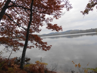 TOUR DU LAC DE SAINT-PARDOUX-haute-vienne