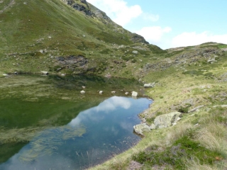 RABAT-LES-TROIS-SEIGNEURS - ETANG BLEU DEPUIS LE RUISSEAU DE LA COURBIERE-ariege