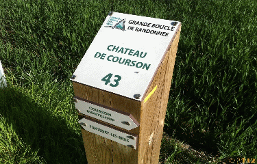 AUTOUR DU CHATEAU DE COURSON-essonne