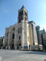 PARC DE LA COURNEUVE A LA BASILIQUE DE SAINT-DENIS-region-parisienne